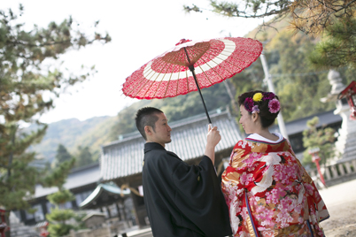 あこがれの吉備津彦神社で白無垢挙式その前には色打掛で境内を満喫